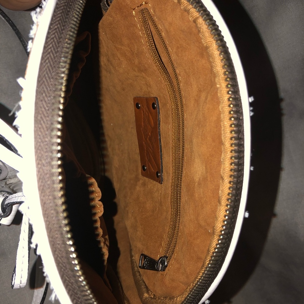 Patricia Nash Cross Body Bag - Picture 4 of 5